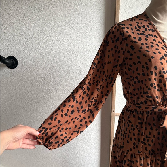 R. Vivimos Leopard Print Belted Wrap Midi Dress Sz: Small or 4/6 - Picture 4 of 8